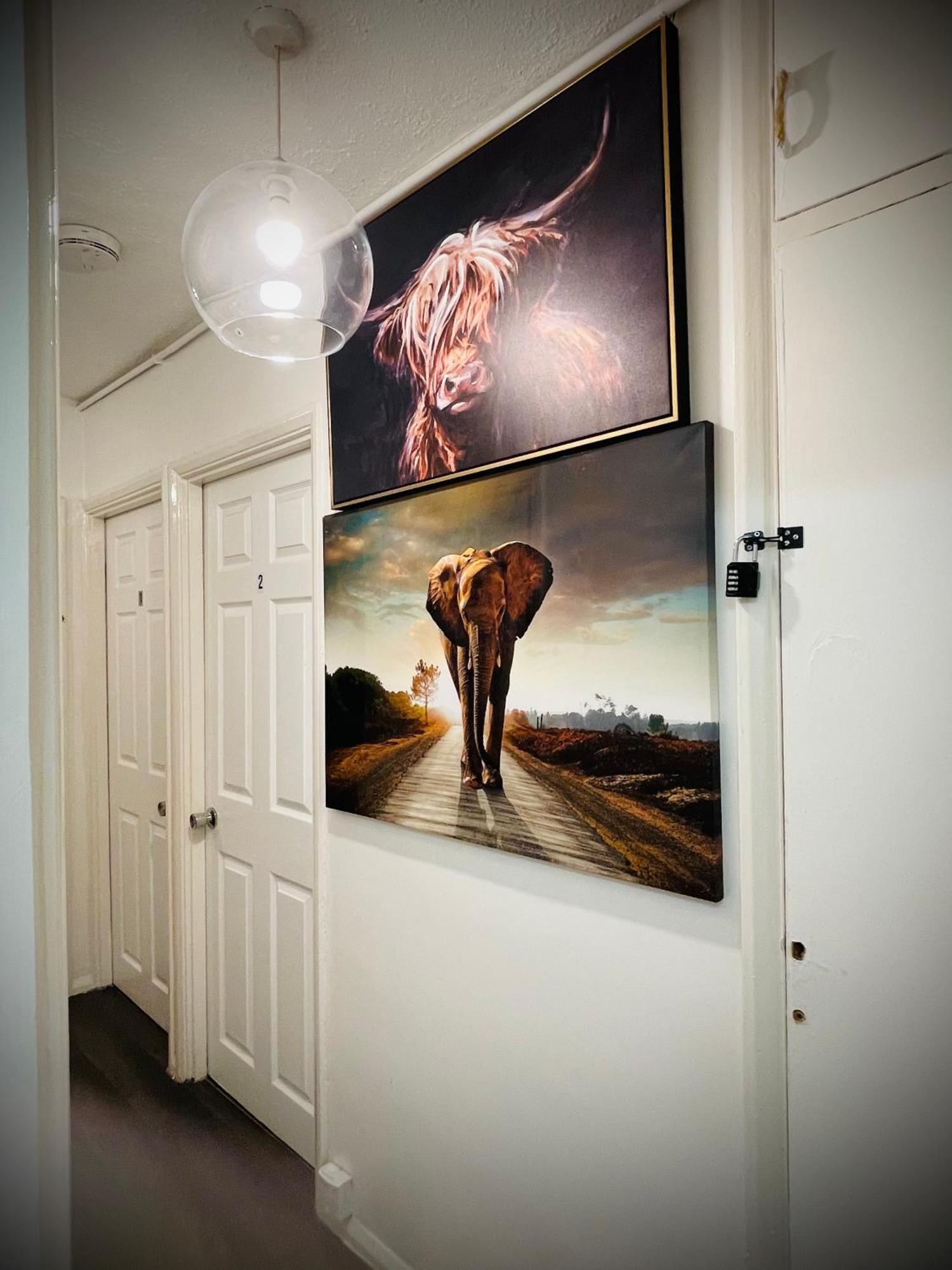 ロンドンR3 Superking Sized Bed & 75" Tv On The Wall In Claphamアパートメント エクステリア 写真